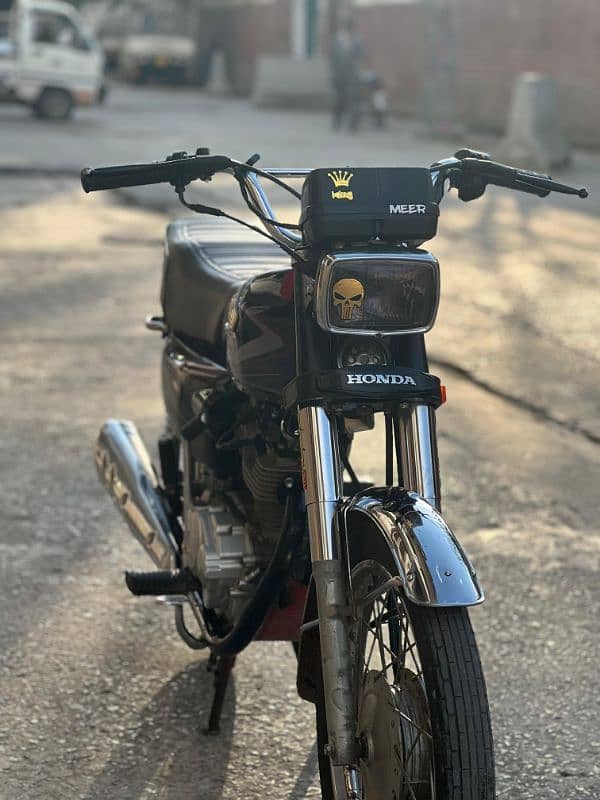 Black Honda 125 3