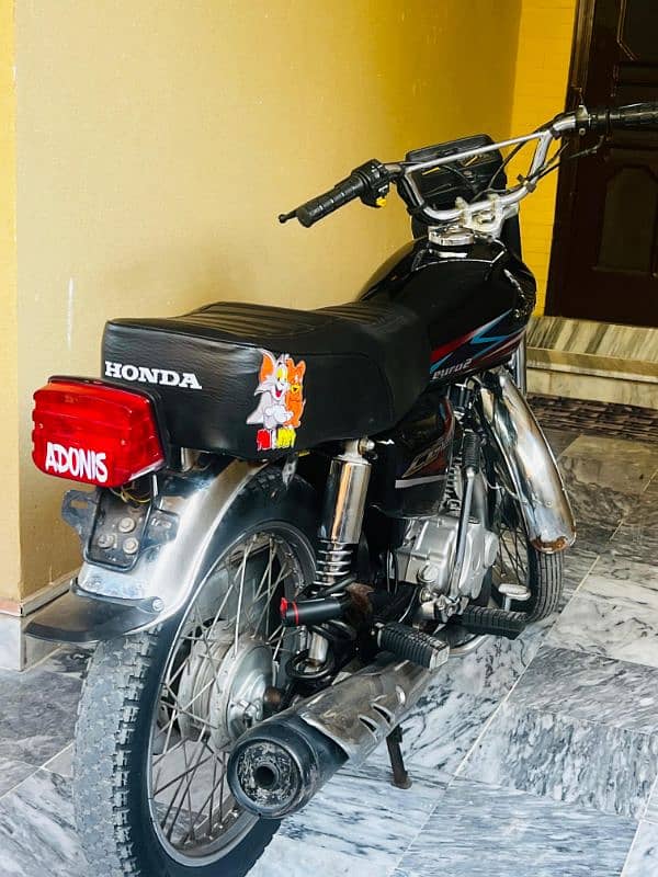 Black Honda 125 4