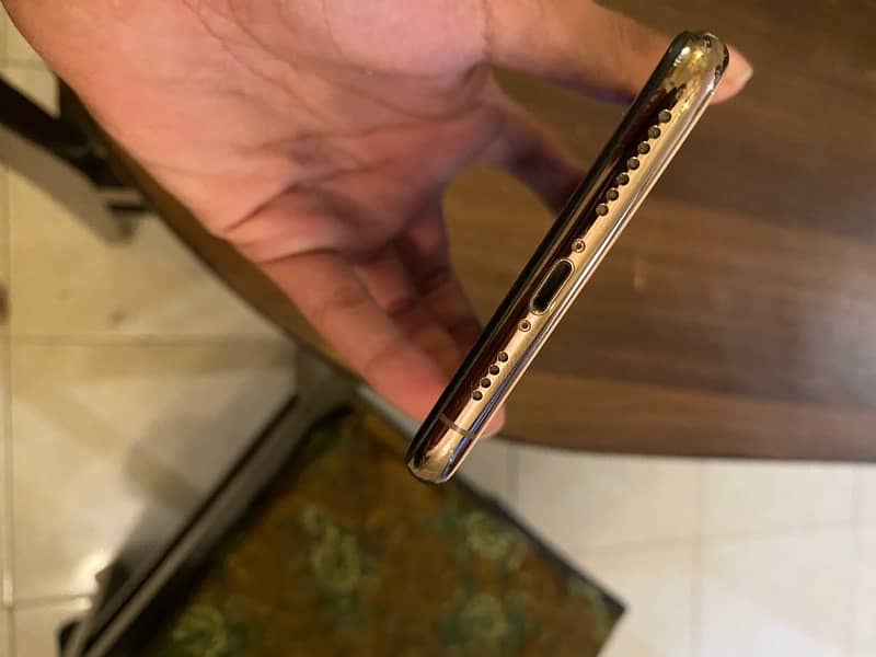 Apple Iphone xs max 5