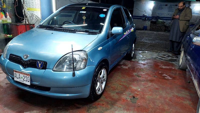 Toyota Vitz 2001 1