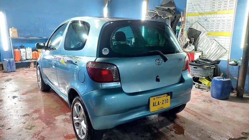 Toyota Vitz 2001 2