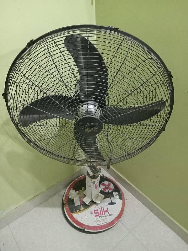 Pedestal fan / room fan / standing fan / stand pankha 0