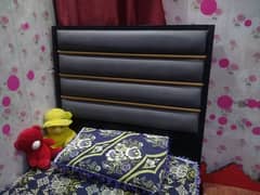 singal bedset in good quality wood and condition