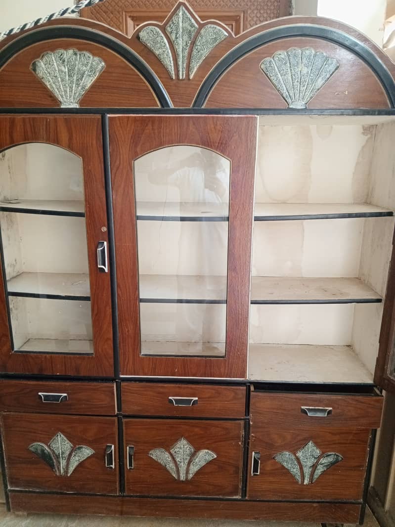 Wooden almari good condition Rs 8000 0