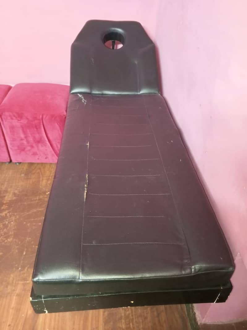 Salon chairs/other furniture for sale 3