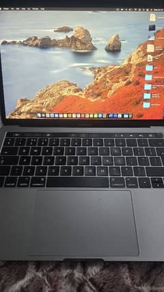 Macbook Pro (13 inch 2016 Dual core i5)