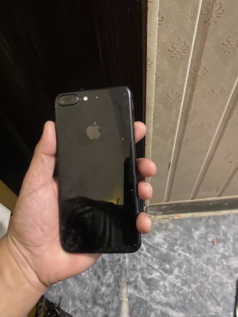 Apple iPhone 7 Plus 1