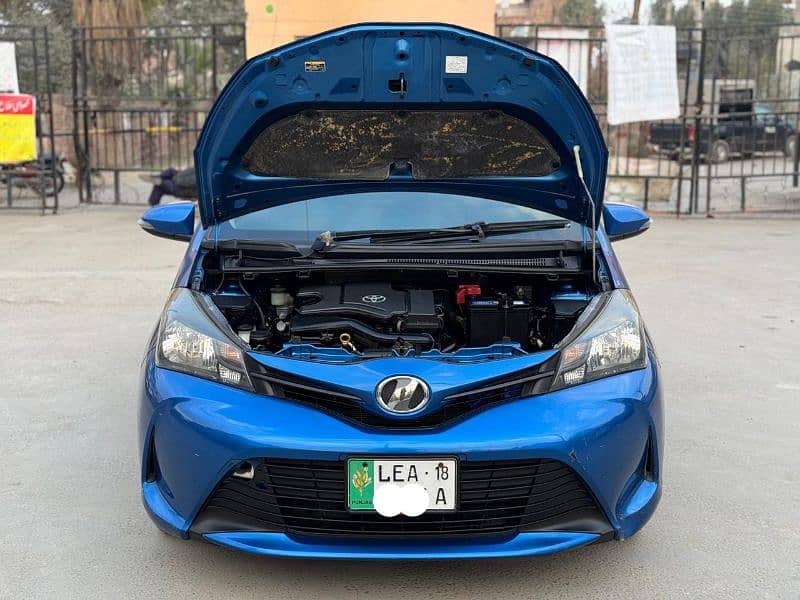 Toyota Vitz F 1.0 2014 6