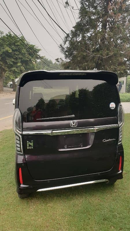 Honda N Box Custom 2024 3