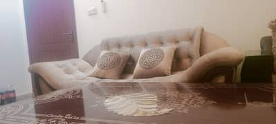 3'2'1 Modern Style Sofa Set Urgent Sale New Condition. .