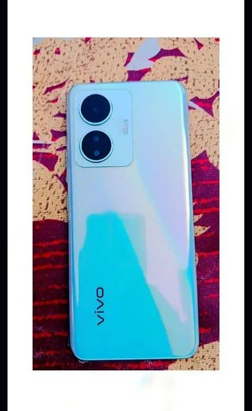 my vivo y55 8/128 for sale all ok condition 10by10 with box chagr 0