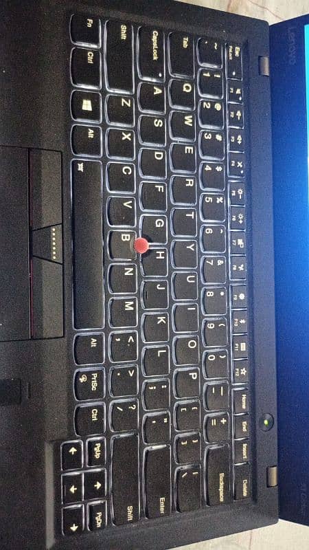 Lenovo x1 carbon i5 7th generation 8gb ram 256gb ssd 11