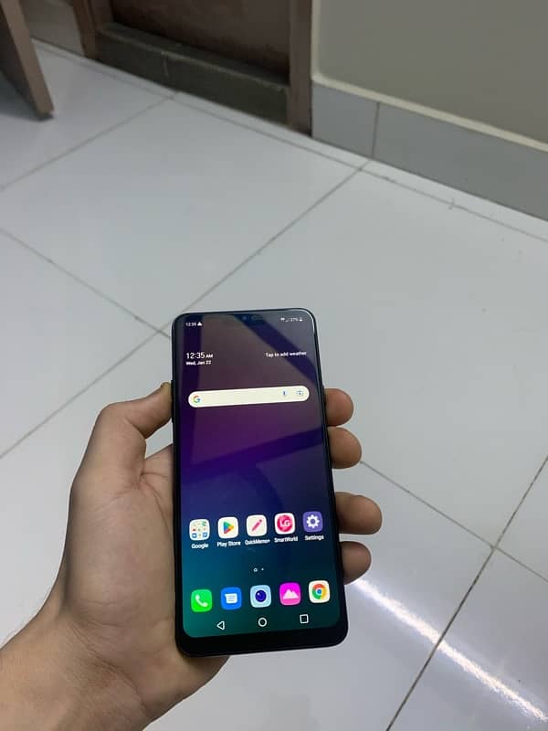 LG G7 Fit 4