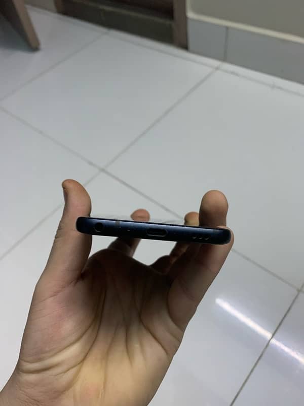 LG G7 Fit 6