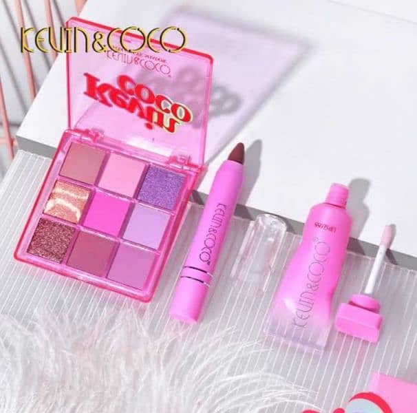 9-colour pink makeup kit/Kevin Coco 3