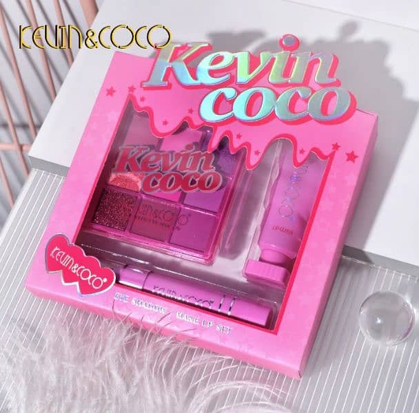 9-colour pink makeup kit/Kevin Coco 6