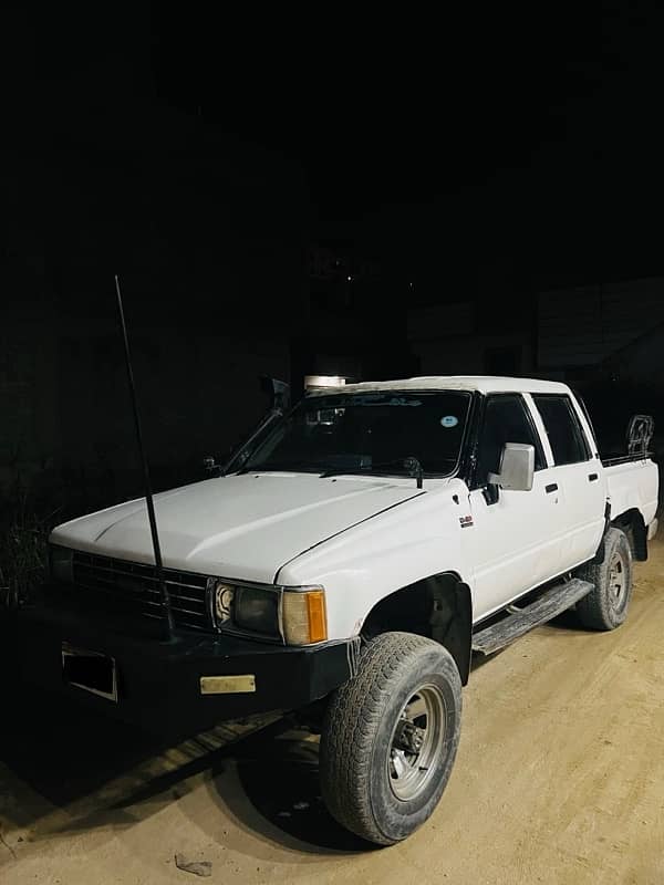 Toyota Hilux double cabin 1984 7