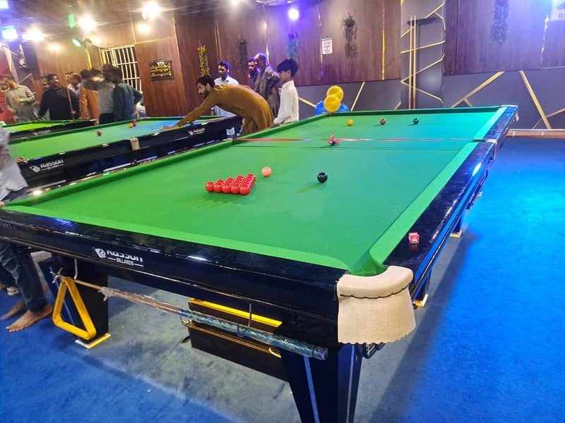 SNOOKER TABLE / BILLIARDS / SNOOKER CUSE / TENNIS TABLE / 8 POOL BALLS 4