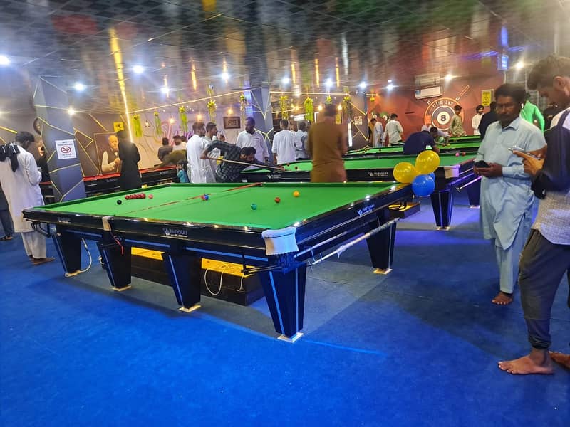 SNOOKER TABLE / BILLIARDS / SNOOKER CUSE / TENNIS TABLE / 8 POOL BALLS 6