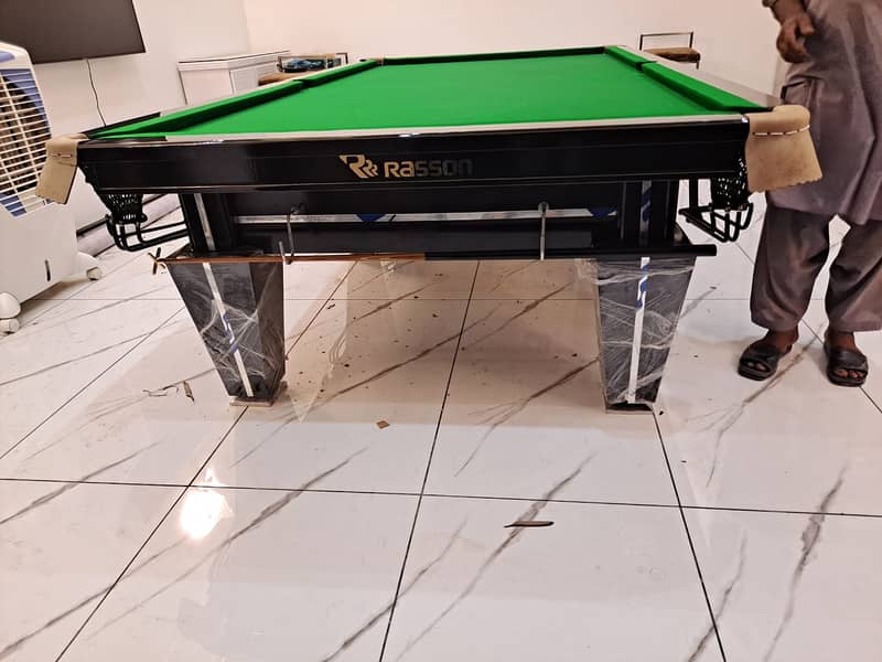 SNOOKER TABLE / BILLIARDS / SNOOKER CUSE / TENNIS TABLE / 8 POOL BALLS 8