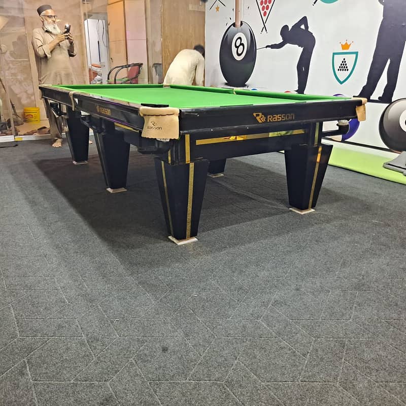 SNOOKER TABLE / BILLIARDS / SNOOKER CUSE / TENNIS TABLE / 8 POOL BALLS 14