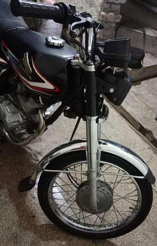 BRAND NEW CONDITION HONDA CG 125 6