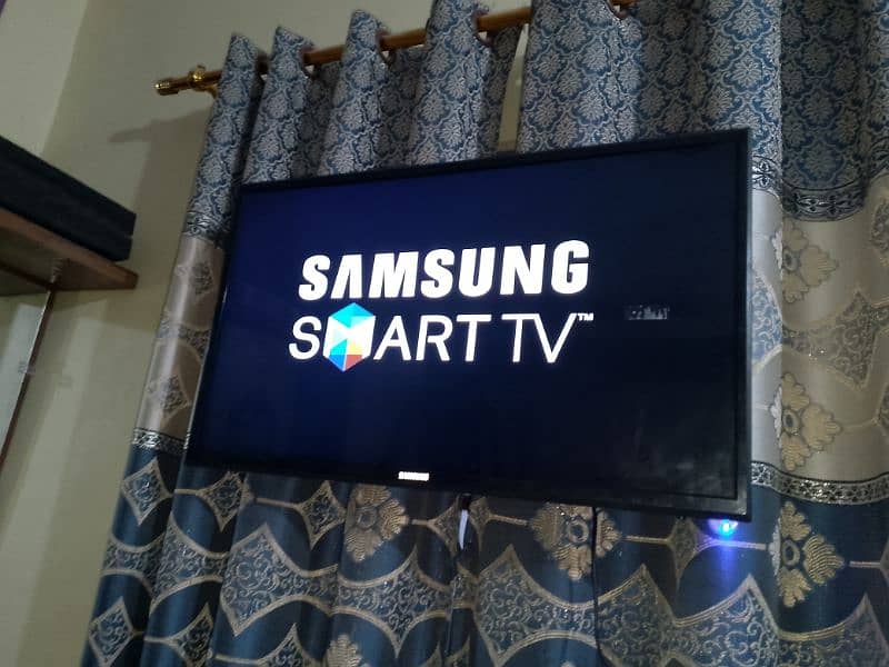 I am selling my smart LED like new 2