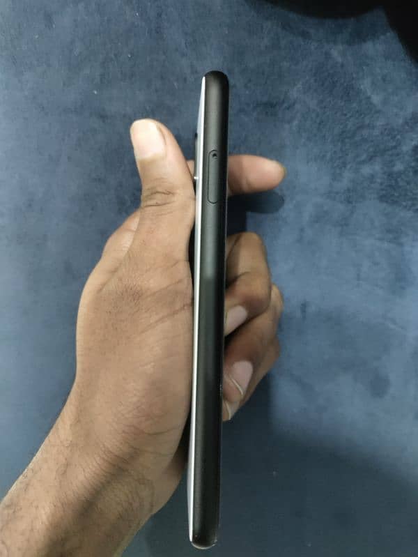 Google pixel 4 approved for sale in good condition. 9