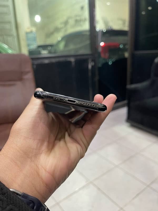 iphone xs 256gb Pta Approved black 3