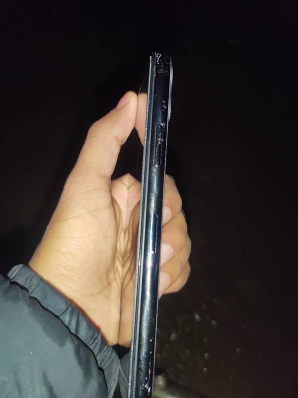 iPhone 11 Pro Max 64gb exchange possible non pta 2