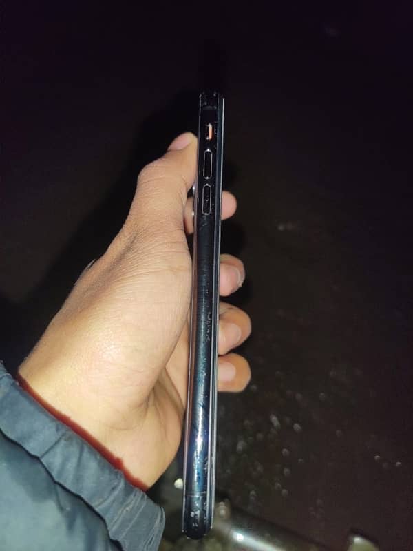 iPhone 11 Pro Max 64gb exchange possible non pta 5