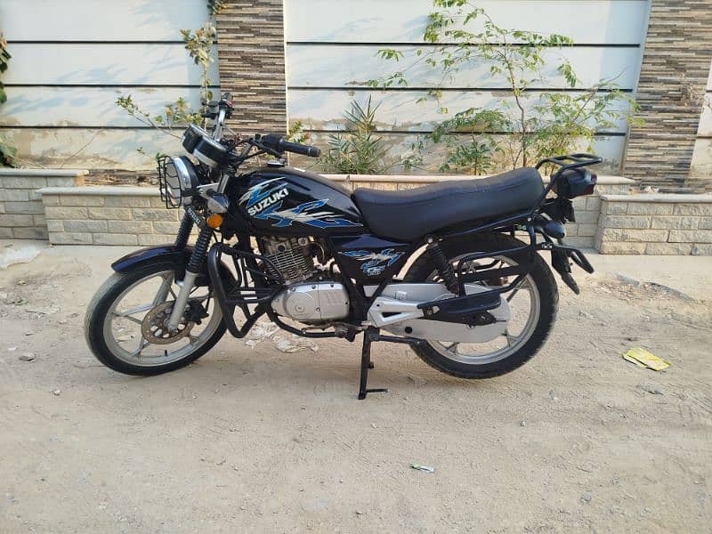 Suzuki GS 150 SE 2021 9