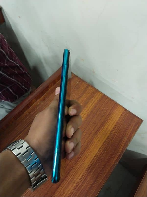 infinix note 8 for sale with front flash ,64 MP camera ,6/128 3