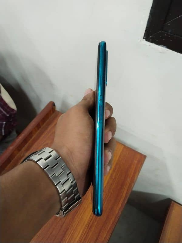 infinix note 8 for sale with front flash ,64 MP camera ,6/128 5