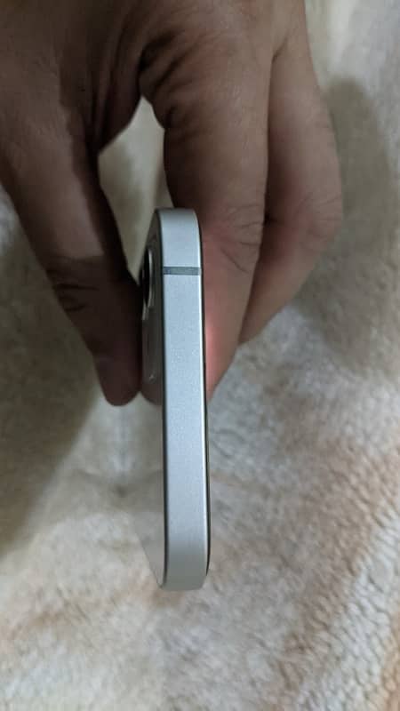 iPhone 12 White 128GB NON PTA - Glitch (All sims working in one slot) 7