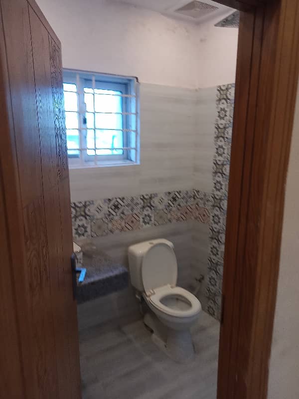 Rawalpindi Bahria Town phase8 7 Marla beautiful house for rent 5