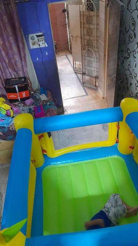 mini jumping castle 4