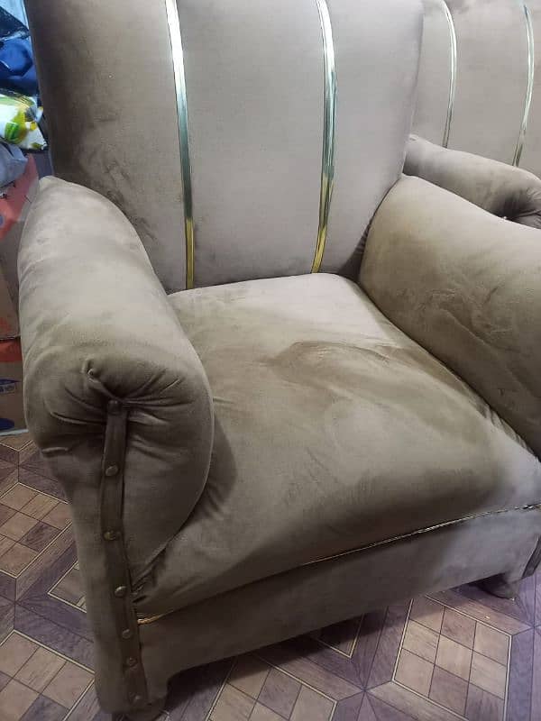 3+1+1 sofa set in good condition 2