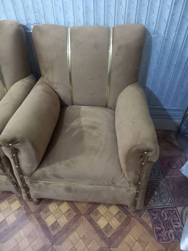 3+1+1 sofa set in good condition 3