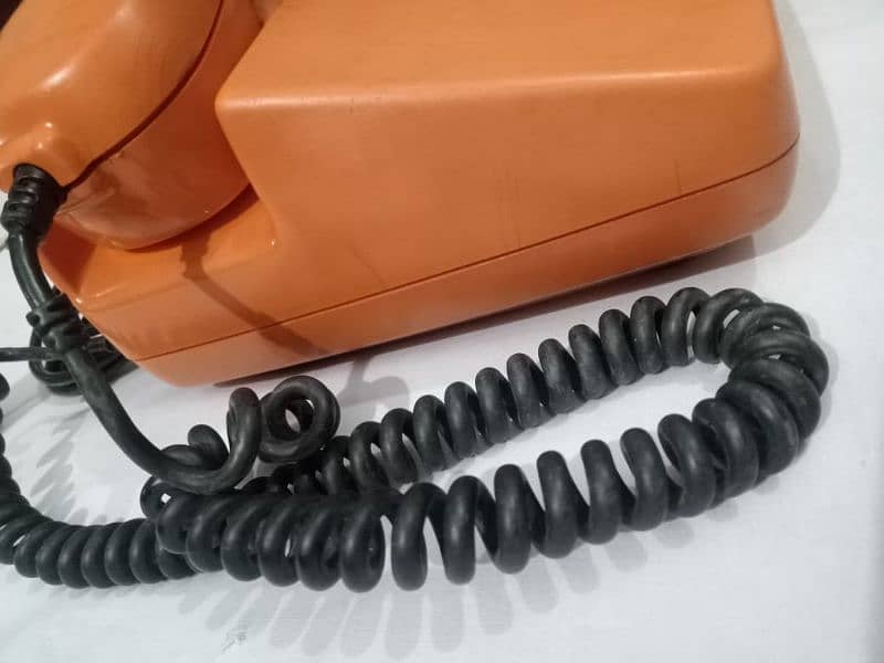 Antique vintage classic telephone set 1