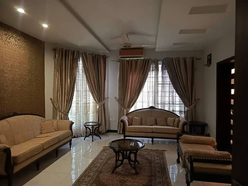 1 Kanal Luxurious Portion For Rent 4