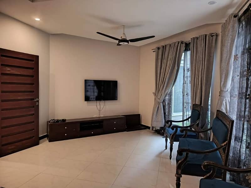 1 Kanal Luxurious Portion For Rent 8