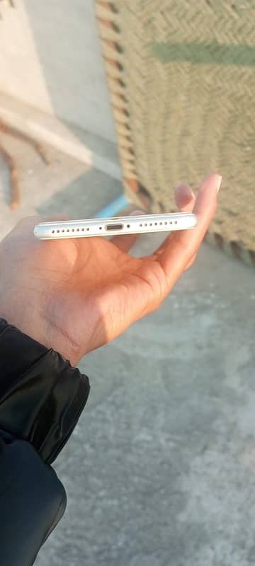 iPhone 7plus  condition 10/8 5