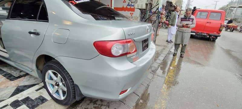 Toyota Corolla GLI 2014 shimmering metallic Green Colour 17