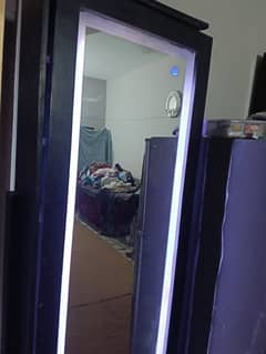 dressing mirror