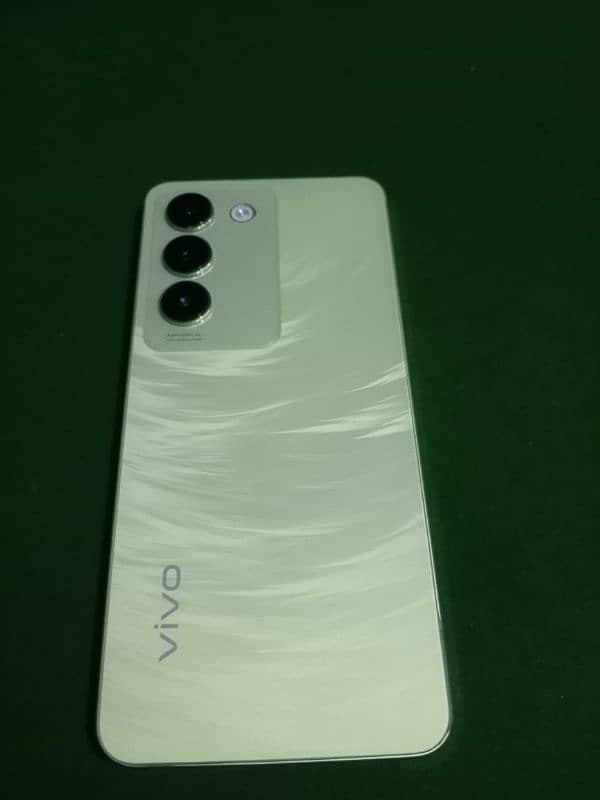 Vivo Y100 0