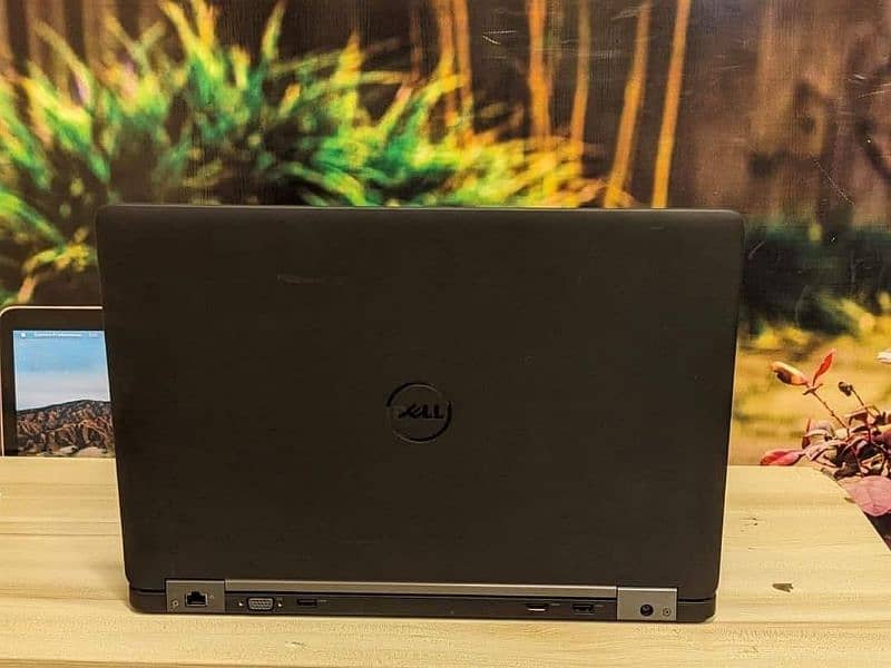 Dell Latitude 5550 1