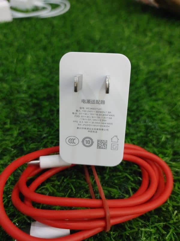 Camera Oneplus 9pro 65w charger with cable 100% original box pulled 1