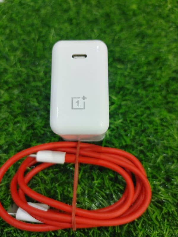 Camera Oneplus 9pro 65w charger with cable 100% original box pulled 3