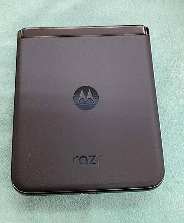 moto razr 40 ultra 3